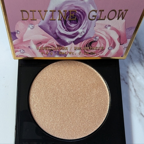 Skin Fetish: Divine Glow Highlighter (Golden Moonlight) - Picture 6 of 8